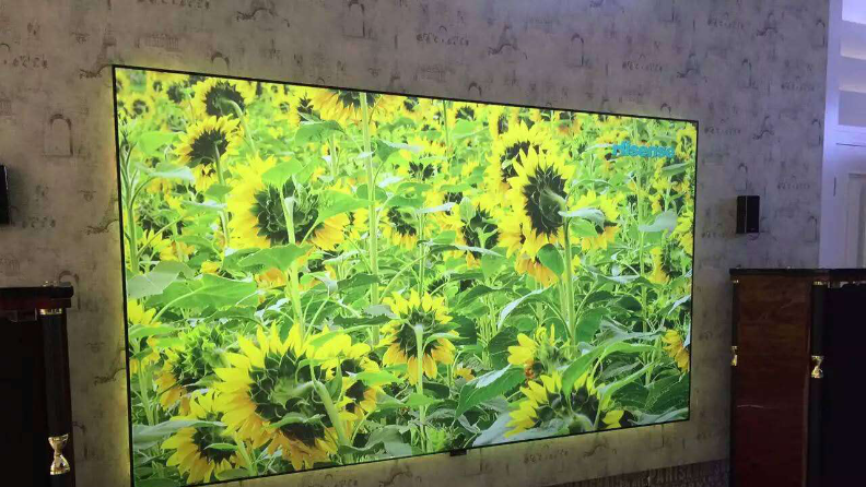 激光電視機(jī)要不要幕布？需要用專用抗光幕嗎？【南京東宇音響】