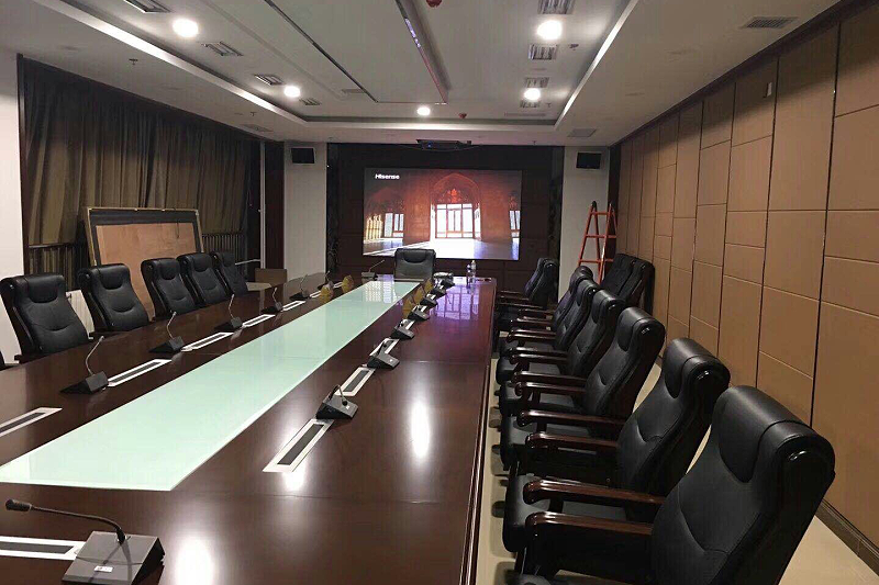 激光電視用在會(huì)議室