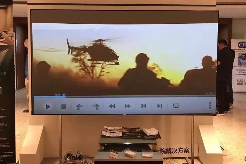 激光電視硬屏軟屏哪個(gè)好？